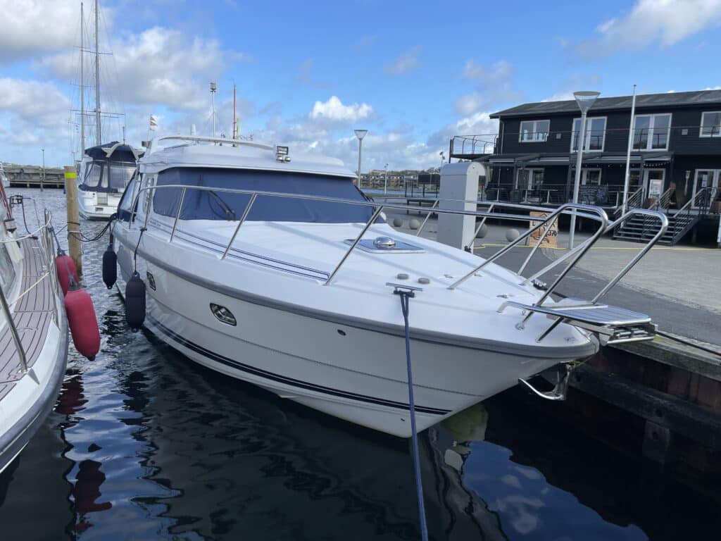 Motorbåd Nimbus 345 Coupe